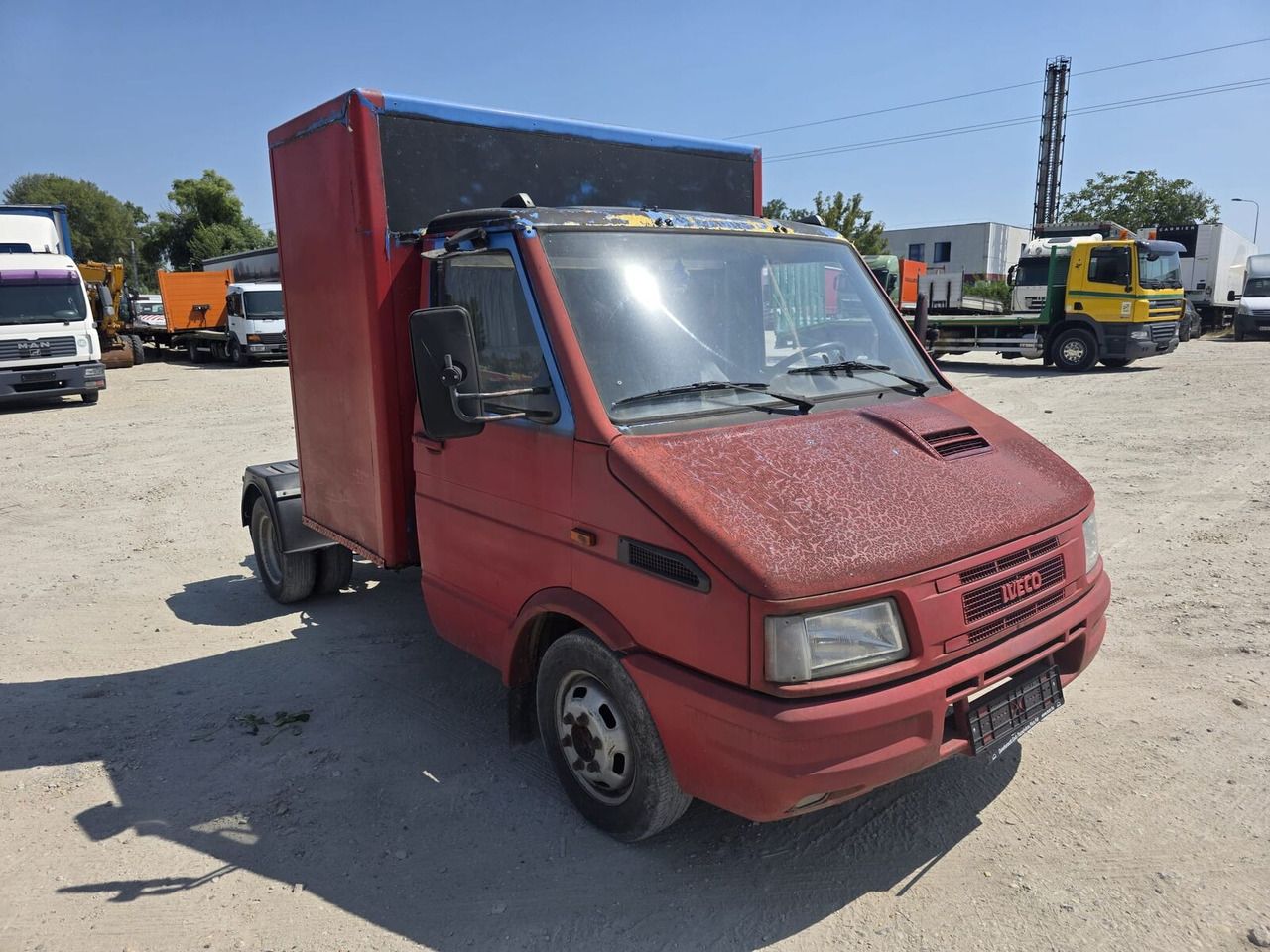 IVECO Daily 35 E 12 Mini BE Trekker - 3.5T - Cabeza tractora: foto 1 IVECO Daily 35 E 12 Mini BE Trekker - 3.5T - Cabeza tractora: foto 1