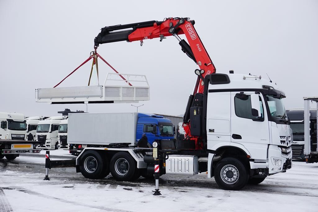 Mercedes-Benz AROCS / 2651 / 6 X 4 / FASSI F 455 / WYS. 14,6 M / PILOT - Cabeza tractora: foto 2 Mercedes-Benz AROCS / 2651 / 6 X 4 / FASSI F 455 / WYS. 14,6 M / PILOT - Cabeza tractora: foto 2
