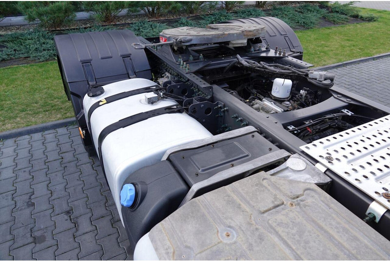 Cabeza tractora Volvo FM 460 / NISKA KABINA / PO KONTRAKCIE SERWISOWYM / EURO 6: foto 17
