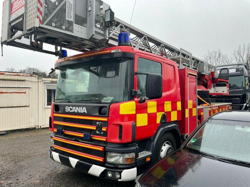 Scania P94-300 Emelőkosaras 33m - Camión, Camión grúa: foto 2 Scania P94-300 Emelőkosaras 33m - Camión, Camión grúa: foto 2