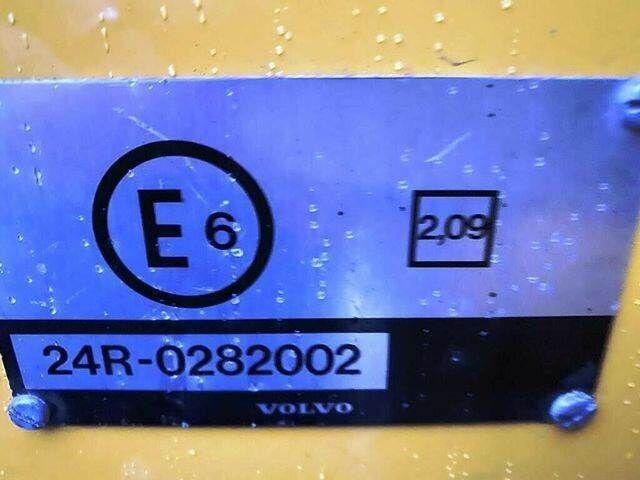 Volvo F 6 RAIL ROAD Platform Schienen TWO WAY - Camión, Camión grúa: foto 2 Volvo F 6 RAIL ROAD Platform Schienen TWO WAY - Camión, Camión grúa: foto 2