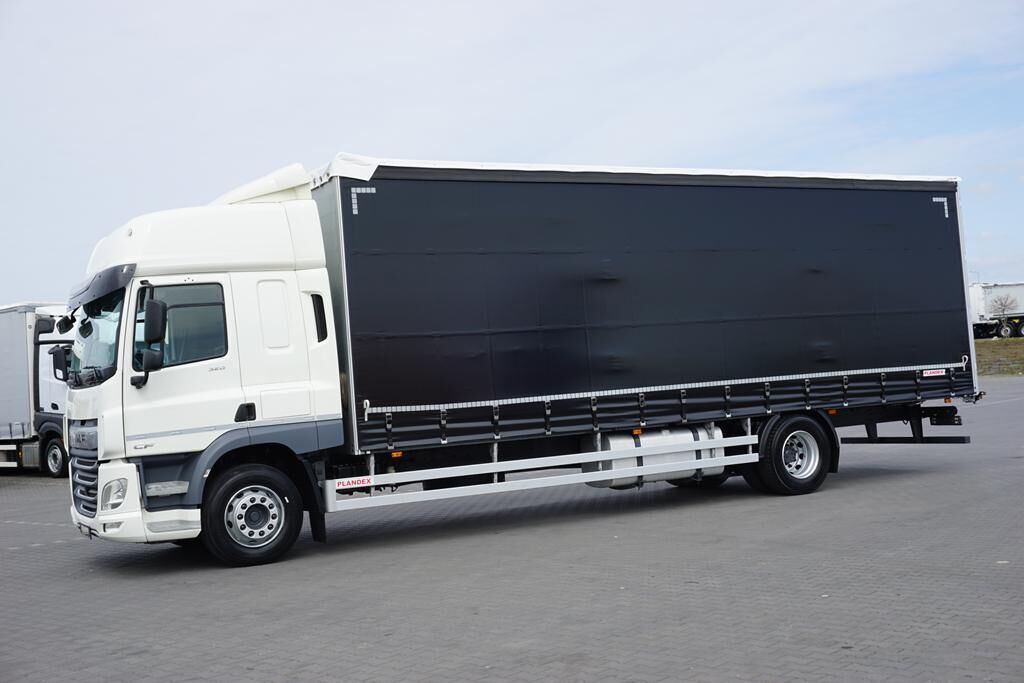 DAF CF / 320 / ACC / E 6 / FIRANKA / 22 PALETY / DŁ. 9 M / ŁAD. 8 96 - Camión lona: foto 3 DAF CF / 320 / ACC / E 6 / FIRANKA / 22 PALETY / DŁ. 9 M / ŁAD. 8 96 - Camión lona: foto 3