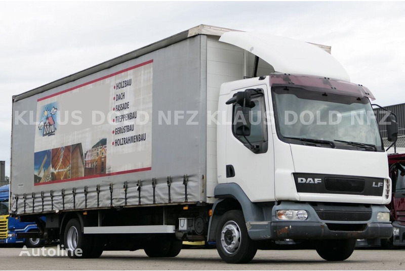DAF LF 45.220 P+P + Tail lift - Camión lona: foto 2 DAF LF 45.220 P+P + Tail lift - Camión lona: foto 2