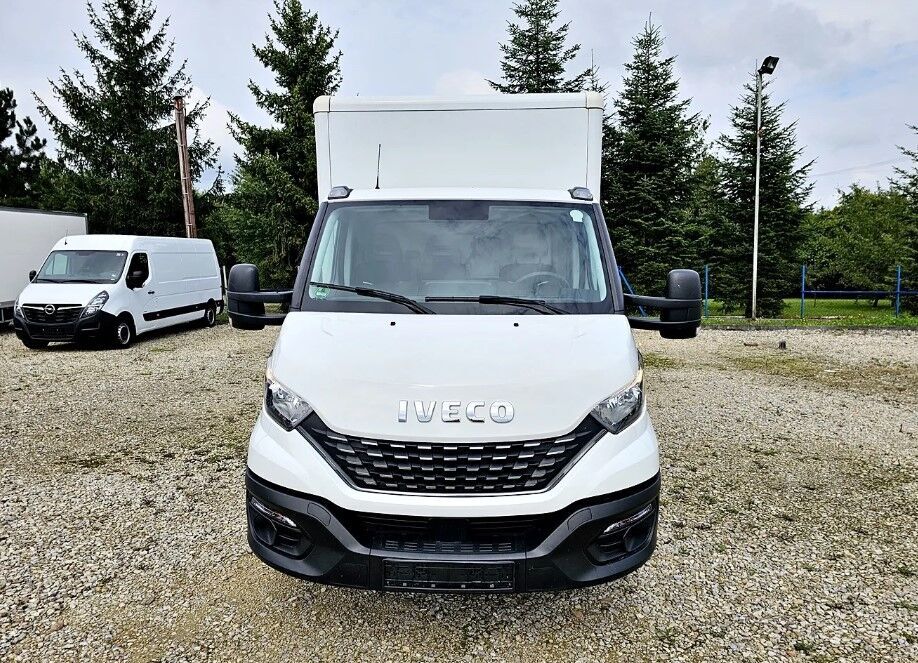 IVECO 35S16 box truck+Tail lift - Furgoneta: foto 2 IVECO 35S16 box truck+Tail lift - Furgoneta: foto 2