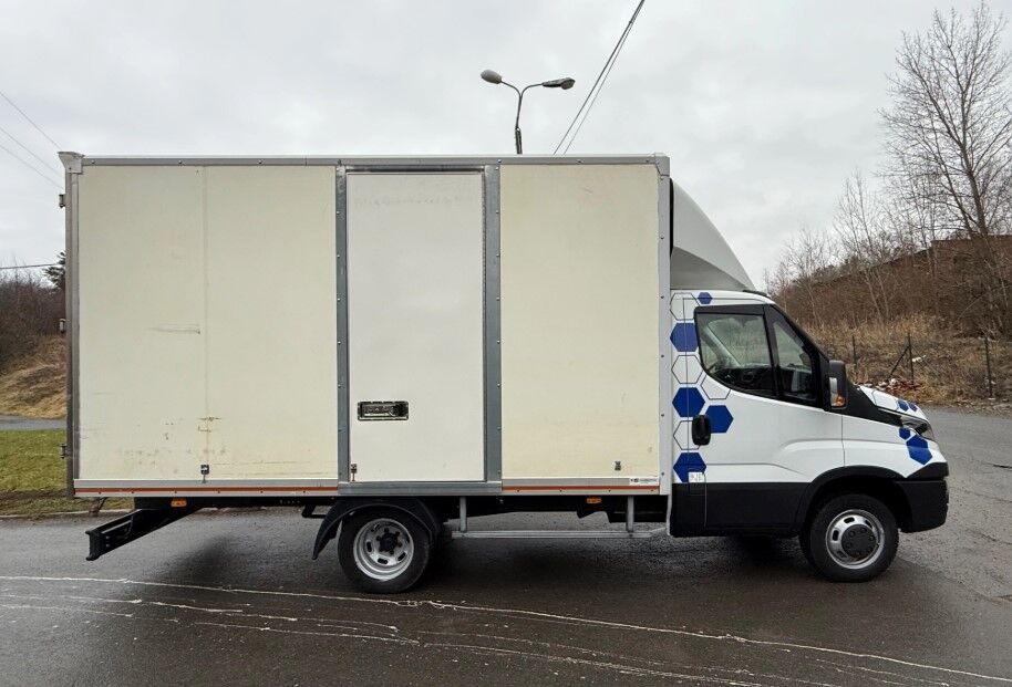 IVECO Daily 35-170 3.0 box truck - Furgoneta: foto 4 IVECO Daily 35-170 3.0 box truck - Furgoneta: foto 4