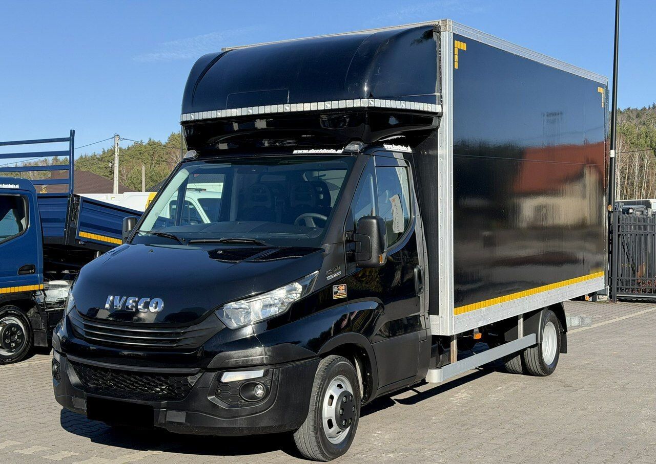 IVECO Daily 35C13 Box truck+ Tail lift - Furgoneta: foto 1 IVECO Daily 35C13 Box truck+ Tail lift - Furgoneta: foto 1