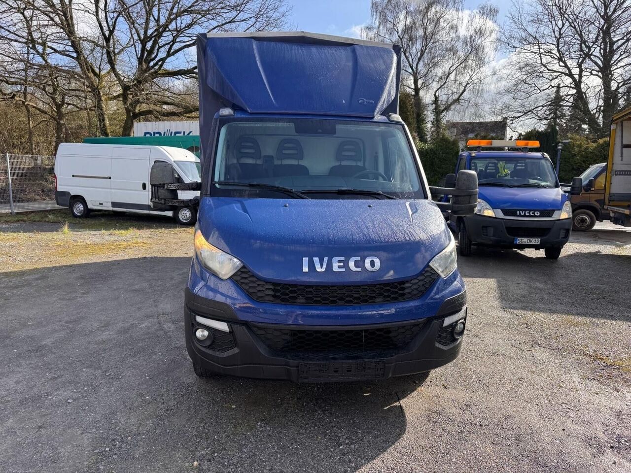 IVECO Daily 35C15 tarpaulin-covered flatbed truck - Volquete furgoneta: foto 3 IVECO Daily 35C15 tarpaulin-covered flatbed truck - Volquete furgoneta: foto 3