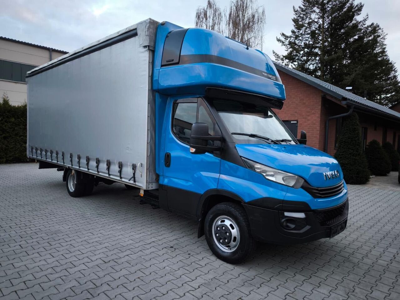 IVECO Daily 50C/35 tarpaulin-covered flatbed truck - Volquete furgoneta: foto 3 IVECO Daily 50C/35 tarpaulin-covered flatbed truck - Volquete furgoneta: foto 3