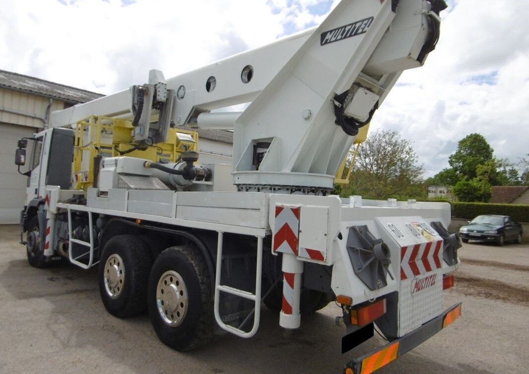 IVECO EuroTrakker 330E34 - Basket truck - Camión con plataforma elevadora: foto 4 IVECO EuroTrakker 330E34 - Basket truck - Camión con plataforma elevadora: foto 4