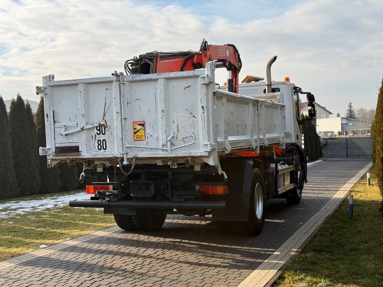 IVECO Stralis 330 - 3 way tipper + crane - Volquete camión, Camión grúa: foto 3 IVECO Stralis 330 - 3 way tipper + crane - Volquete camión, Camión grúa: foto 3