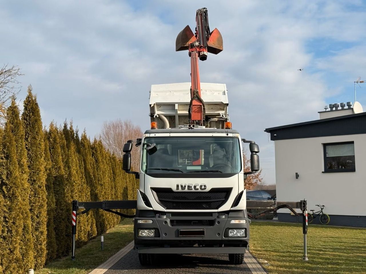 IVECO Stralis 330 - 3 way tipper + crane - Volquete camión, Camión grúa: foto 5 IVECO Stralis 330 - 3 way tipper + crane - Volquete camión, Camión grúa: foto 5