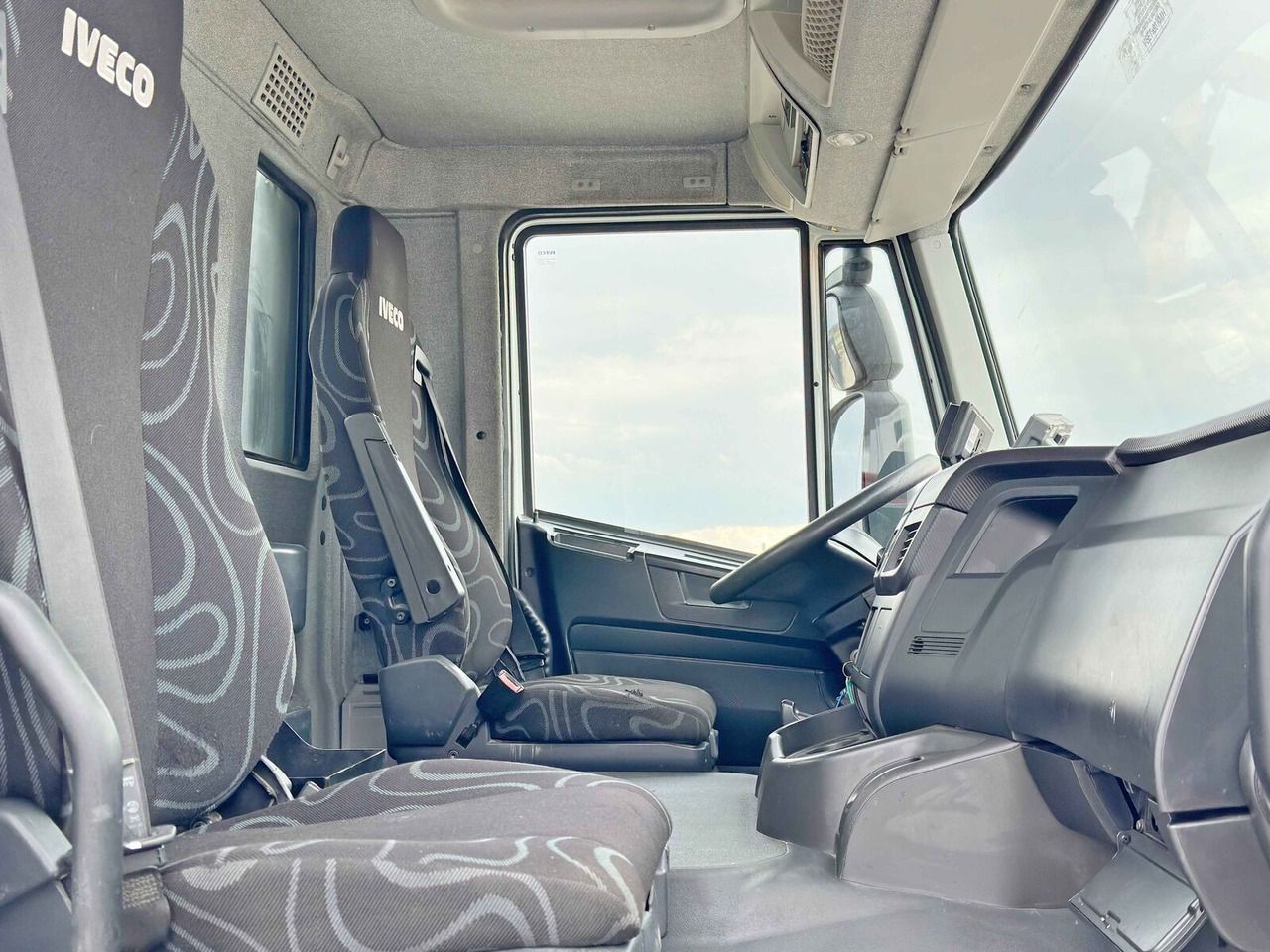 Leasing financiero de IVECO TRAKKER 360 * PRITSCHE 6,80* PK 16002 B+FUNK*6x4 leasing IVECO TRAKKER 360 * PRITSCHE 6,80* PK 16002 B+FUNK*6x4: foto 10 Leasing financiero de IVECO TRAKKER 360 * PRITSCHE 6,80* PK 16002 B+FUNK*6x4 leasing IVECO TRAKKER 360 * PRITSCHE 6,80* PK 16002 B+FUNK*6x4: foto 10