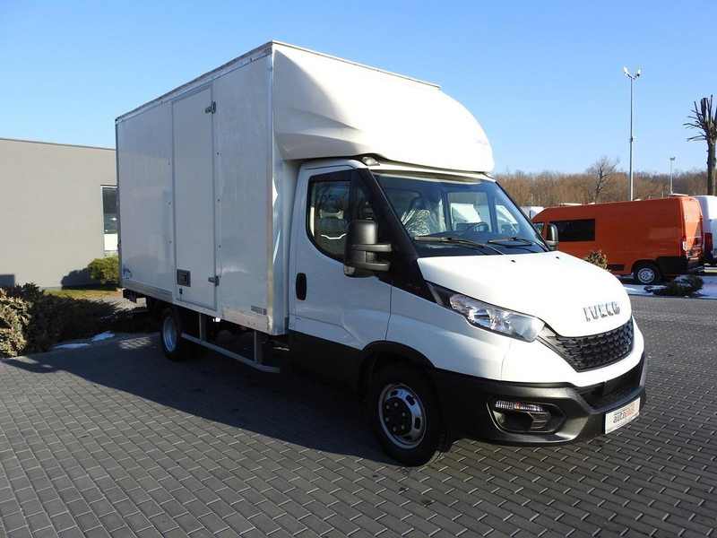 Iveco DAILY 35C16 KONTENER WINDA 8 PALET TEMPOMAT BLIŹNIACZE KOŁA KLIM - Furgoneta: foto 4 Iveco DAILY 35C16 KONTENER WINDA 8 PALET TEMPOMAT BLIŹNIACZE KOŁA KLIM - Furgoneta: foto 4