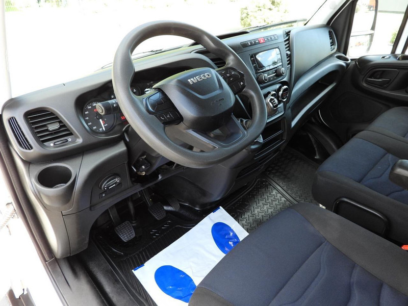 Iveco DAILY 35S14 SKRZYNIA PODWÓJNA KABINA DOKA 7 MIEJSC TEMPOMAT KLIM - Caja abierta furgoneta, Furgoneta combi: foto 2 Iveco DAILY 35S14 SKRZYNIA PODWÓJNA KABINA DOKA 7 MIEJSC TEMPOMAT KLIM - Caja abierta furgoneta, Furgoneta combi: foto 2