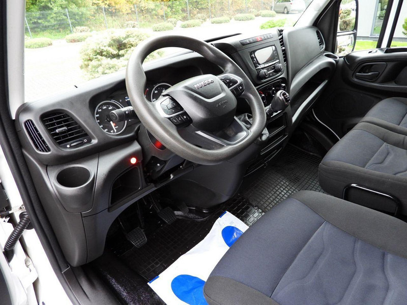 Iveco DAILY 35S18 PLANDEKA WINDA 8 PALET WEBASTO TEMPOMAT KLIMATYZACJA - Furgoneta con caja de lona: foto 2 Iveco DAILY 35S18 PLANDEKA WINDA 8 PALET WEBASTO TEMPOMAT KLIMATYZACJA - Furgoneta con caja de lona: foto 2