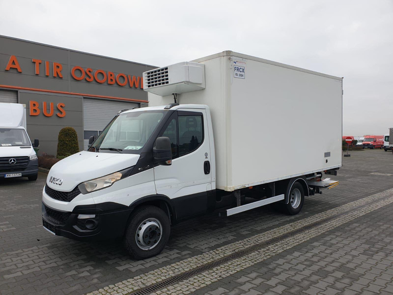 Iveco DAILY 60C15 60-150 TWO-CHAMBER REFRIGERATOR CONTAINER ISOTHERM F - Frigorífico camión: foto 2 Iveco DAILY 60C15 60-150 TWO-CHAMBER REFRIGERATOR CONTAINER ISOTHERM F - Frigorífico camión: foto 2