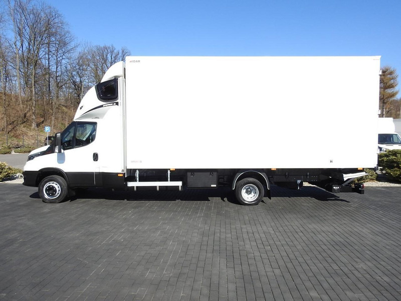 Camión caja cerrada Iveco DAILY 70C18 KONTENER WINDA 14 PALET WEBASTO TEMPOMAT NAWIGACJA L: foto 8 Camión caja cerrada Iveco DAILY 70C18 KONTENER WINDA 14 PALET WEBASTO TEMPOMAT NAWIGACJA L: foto 8