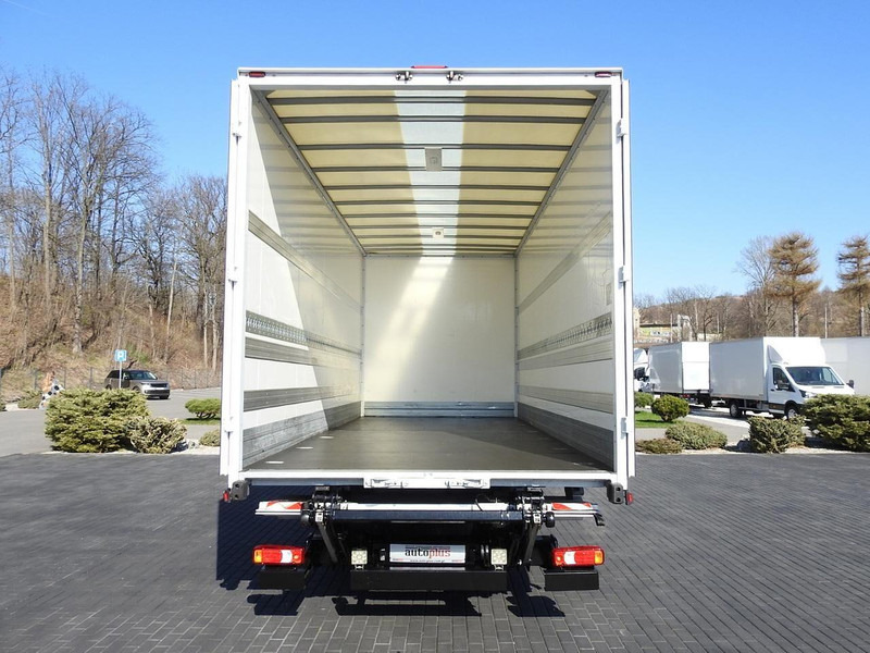 Camión caja cerrada Iveco DAILY 70C18 KONTENER WINDA 14 PALET WEBASTO TEMPOMAT NAWIGACJA L: foto 12 Camión caja cerrada Iveco DAILY 70C18 KONTENER WINDA 14 PALET WEBASTO TEMPOMAT NAWIGACJA L: foto 12