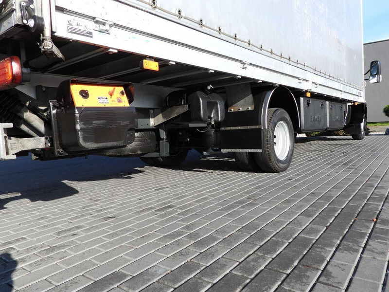 Furgoneta con caja de lona Iveco DAILY 70C18 PLANDEKA WINDA 16 PALET WEBASTO TEMPOMAT NAWIGACJA L: foto 18 Furgoneta con caja de lona Iveco DAILY 70C18 PLANDEKA WINDA 16 PALET WEBASTO TEMPOMAT NAWIGACJA L: foto 18