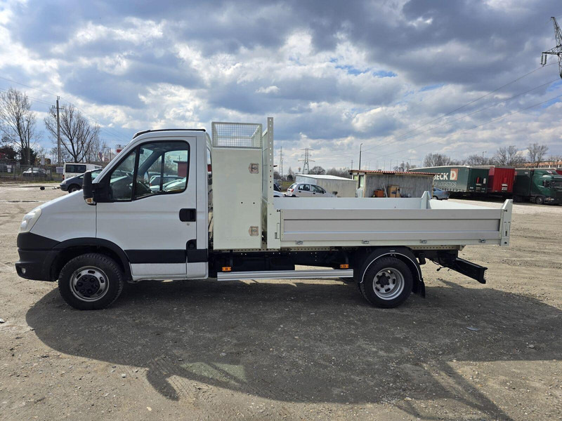 Iveco Daily 35 C 13 - Tipper + tool box - Volquete furgoneta: foto 5 Iveco Daily 35 C 13 - Tipper + tool box - Volquete furgoneta: foto 5
