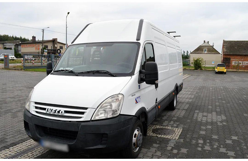 Iveco Daily 35C15 Blaszak L4H2 Brygadówka 6-seater Doka Dubel Cabin - Minibús, Furgoneta de pasajeros: foto 2 Iveco Daily 35C15 Blaszak L4H2 Brygadówka 6-seater Doka Dubel Cabin - Minibús, Furgoneta de pasajeros: foto 2