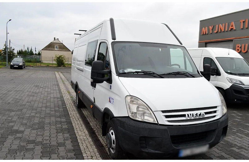 Iveco Daily 35C15 Blaszak L4H2 Brygadówka 6-seater Doka Dubel Cabin - Minibús, Furgoneta de pasajeros: foto 1 Iveco Daily 35C15 Blaszak L4H2 Brygadówka 6-seater Doka Dubel Cabin - Minibús, Furgoneta de pasajeros: foto 1