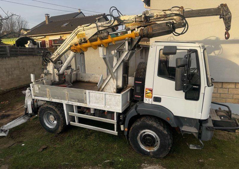 Iveco - Drilling crane truck 4x4 - Perforadora: foto 1 Iveco - Drilling crane truck 4x4 - Perforadora: foto 1