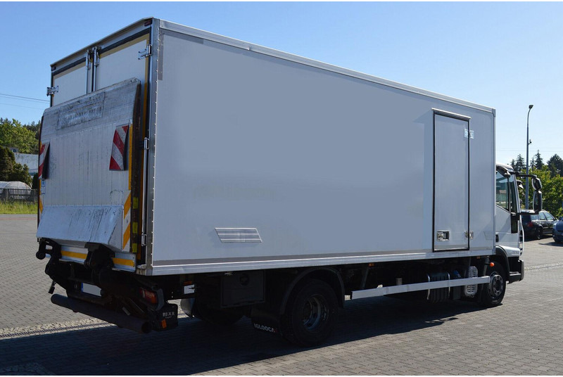 Iveco EUROCARGO 120EL18 REFRIGERATOR+LIFT SIDE DOOR - Frigorífico camión: foto 4 Iveco EUROCARGO 120EL18 REFRIGERATOR+LIFT SIDE DOOR - Frigorífico camión: foto 4