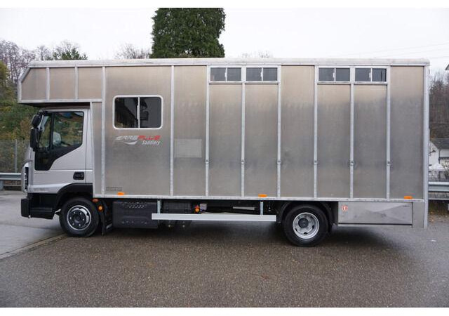 Iveco EUROCARGO 80-190 Lószállító - Transporte de ganado camión: foto 4 Iveco EUROCARGO 80-190 Lószállító - Transporte de ganado camión: foto 4