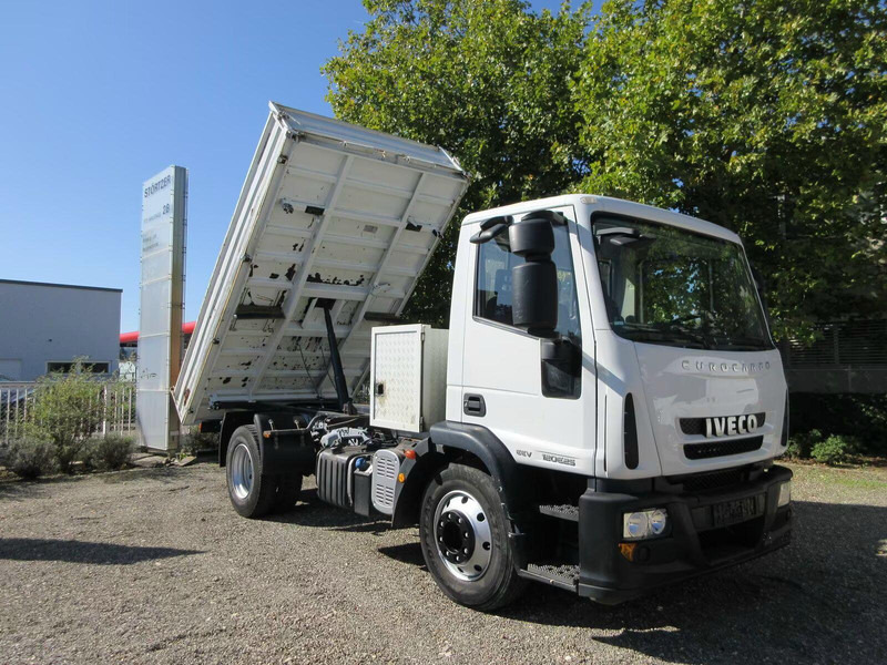 Iveco Eurocargo 120E25 - 3 way tipper - Volquete camión: foto 2 Iveco Eurocargo 120E25 - 3 way tipper - Volquete camión: foto 2