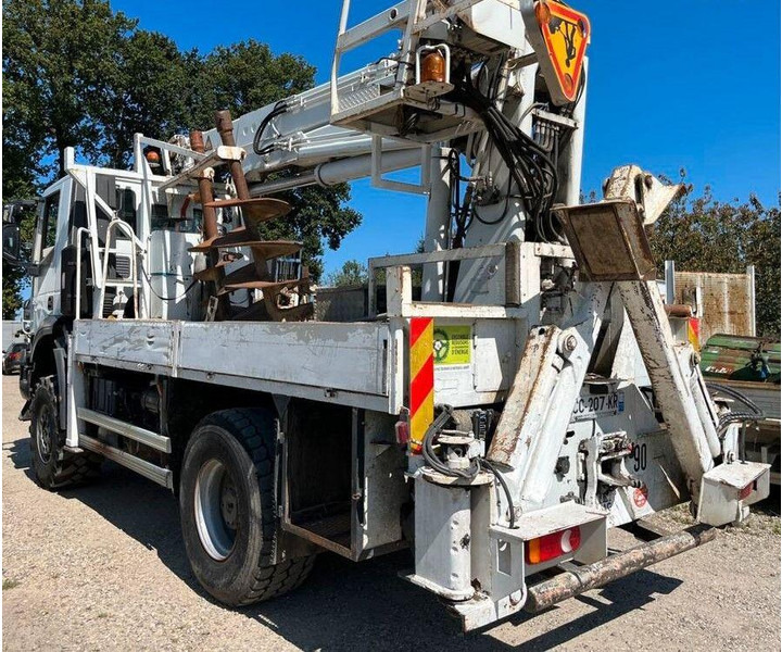 Iveco Trakker 360 - Drilling crane truck 4x4 - Perforadora: foto 4 Iveco Trakker 360 - Drilling crane truck 4x4 - Perforadora: foto 4