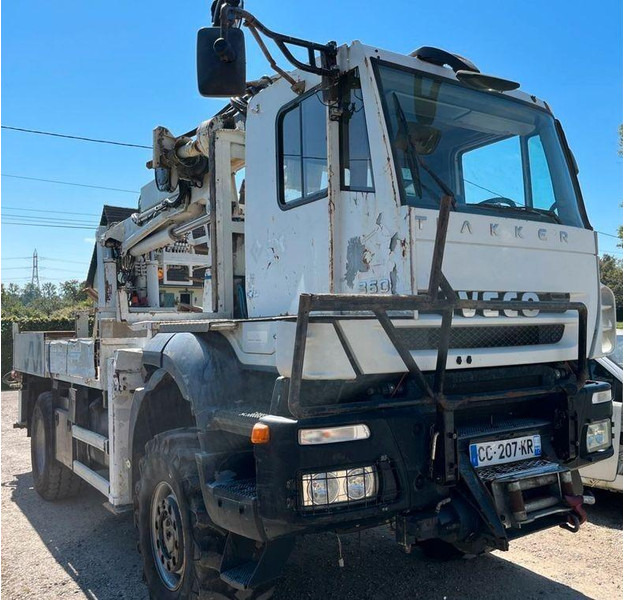 Iveco Trakker 360 - Drilling crane truck 4x4 - Perforadora: foto 2 Iveco Trakker 360 - Drilling crane truck 4x4 - Perforadora: foto 2