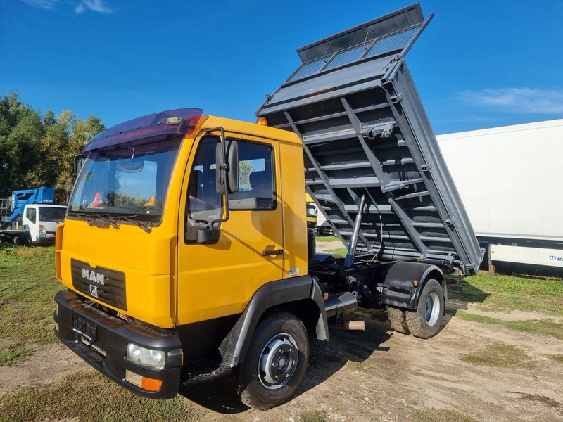 MAN LE 8.180 Meiller Kipper Three-Sided Tipper - 3 old. billencs - T - Volquete camión: foto 3 MAN LE 8.180 Meiller Kipper Three-Sided Tipper - 3 old. billencs - T - Volquete camión: foto 3