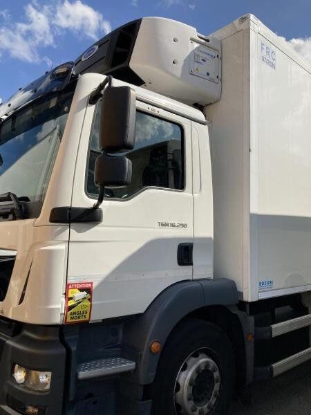 MAN TGM 18.290 / tail lift / Multi-Temperature Refrigerated Truck - Frigorífico camión: foto 3 MAN TGM 18.290 / tail lift / Multi-Temperature Refrigerated Truck - Frigorífico camión: foto 3