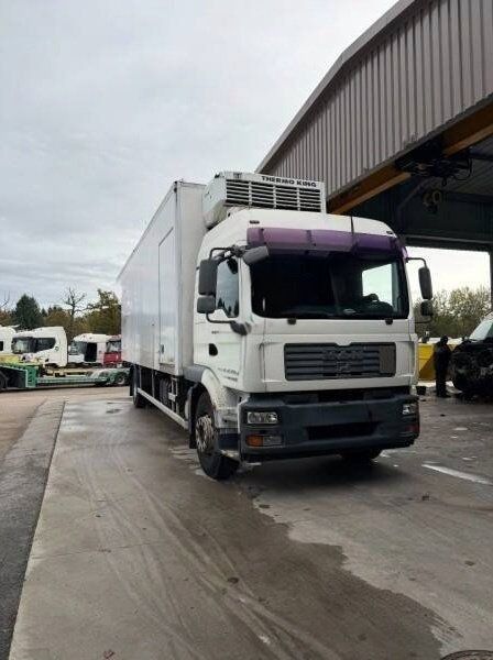MAN TGM 18.330 / tail lift - Frigorífico camión: foto 2 MAN TGM 18.330 / tail lift - Frigorífico camión: foto 2