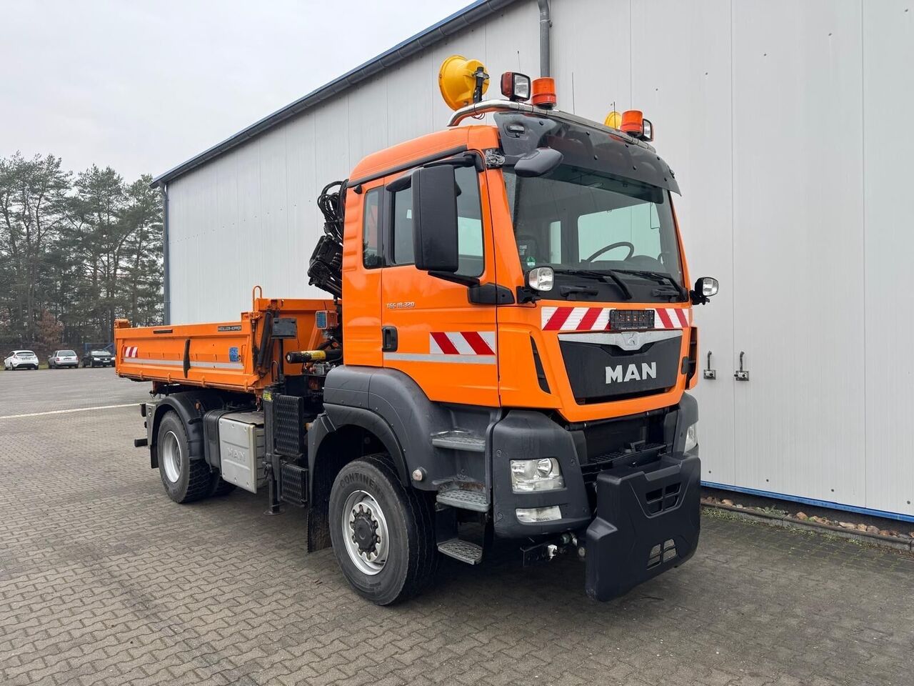MAN TGS 18.320 / 4x4 / BL Truck / Crane / Remote Control / Winter Se - Volquete camión, Camión grúa: foto 1 MAN TGS 18.320 / 4x4 / BL Truck / Crane / Remote Control / Winter Se - Volquete camión, Camión grúa: foto 1
