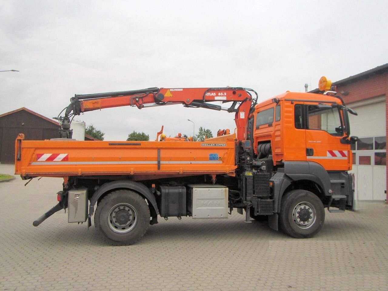 MAN TGS 18.320 / 4x4 / BL Truck / Crane / Remote Control / Winter Se - Volquete camión, Camión grúa: foto 4 MAN TGS 18.320 / 4x4 / BL Truck / Crane / Remote Control / Winter Se - Volquete camión, Camión grúa: foto 4