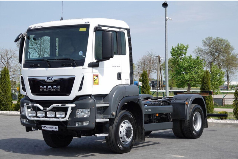 MAN TGS 18.420 / 4X4 /  RAMA DŁ. 5,6 M / NAVI / DO ZABUDOWY / SPROWA - Chasis camión: foto 2 MAN TGS 18.420 / 4X4 /  RAMA DŁ. 5,6 M / NAVI / DO ZABUDOWY / SPROWA - Chasis camión: foto 2