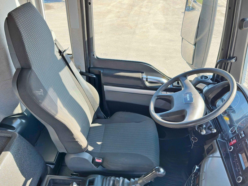 Leasing financiero de MAN TGS 26.400 Abrollkipper* PENZ 12Z7.90R* TOP leasing MAN TGS 26.400 Abrollkipper* PENZ 12Z7.90R* TOP: foto 9