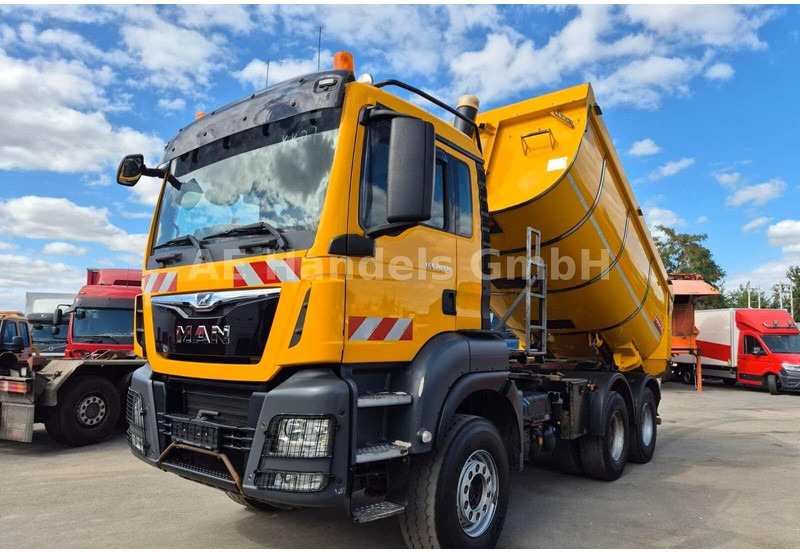 MAN TGS 26.510 - Langendorf Tipper - Volquete camión: foto 1 MAN TGS 26.510 - Langendorf Tipper - Volquete camión: foto 1