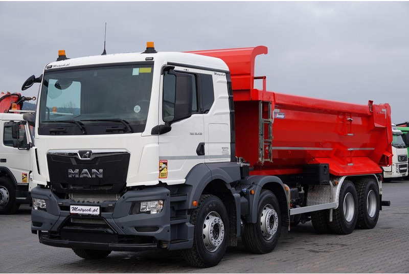 MAN TGS 35.430 / 8X4 / WYWROTKA TYLNOZSYPOWA / HYDROKLAPA / OPONY 10 - Volquete camión: foto 5 MAN TGS 35.430 / 8X4 / WYWROTKA TYLNOZSYPOWA / HYDROKLAPA / OPONY 10 - Volquete camión: foto 5