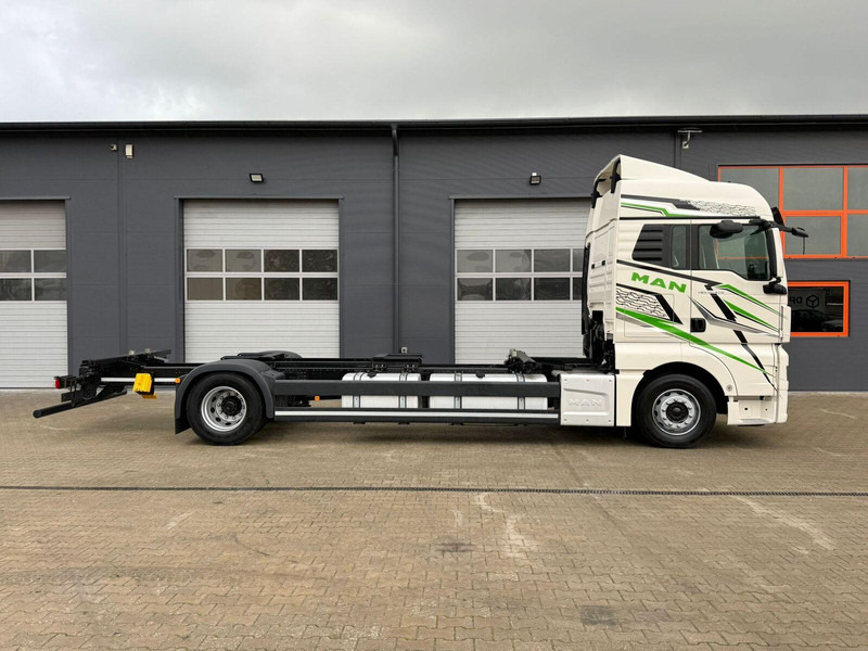 MAN TGX 18.470 // Przebieg 252 tyś. km !!! // Ciężarówka jak nowa // - Chasis camión: foto 5 MAN TGX 18.470 // Przebieg 252 tyś. km !!! // Ciężarówka jak nowa // - Chasis camión: foto 5