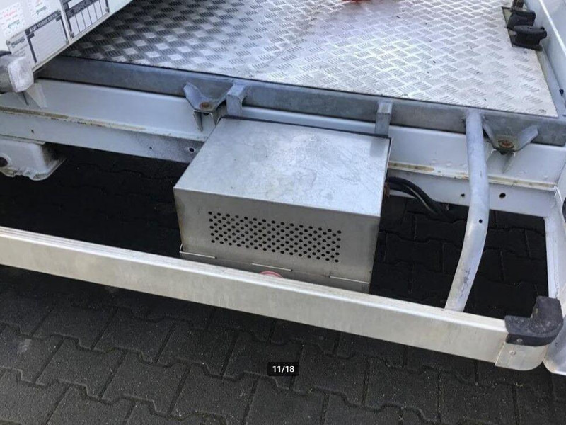 Mercedes-Benz 413 CDI BE Mini Trekker + Workshop Trailer - Cabeza tractora BE: foto 5 Mercedes-Benz 413 CDI BE Mini Trekker + Workshop Trailer - Cabeza tractora BE: foto 5