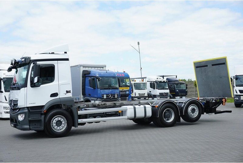 Mercedes-Benz ANTOS / 2535 / ACC / E 6 / BDF + WINDA / 7.15 , 7.45, 7.82 M / O - Portacontenedore/ Intercambiable camión: foto 3 Mercedes-Benz ANTOS / 2535 / ACC / E 6 / BDF + WINDA / 7.15 , 7.45, 7.82 M / O - Portacontenedore/ Intercambiable camión: foto 3