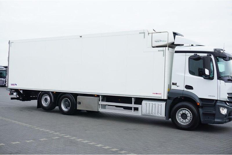 Mercedes-Benz ANTOS / 2535 / EURO 6 / CHŁODNIA + WINDA / 23 PALETY / OŚ SKRĘTN - Frigorífico camión: foto 3 Mercedes-Benz ANTOS / 2535 / EURO 6 / CHŁODNIA + WINDA / 23 PALETY / OŚ SKRĘTN - Frigorífico camión: foto 3