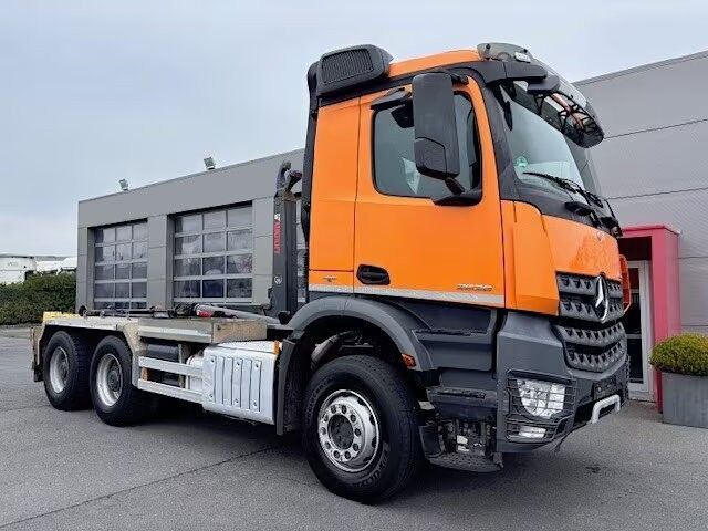 Mercedes-Benz AROCS 2636L 6x4 Hook Lift - Multibasculante camión: foto 5 Mercedes-Benz AROCS 2636L 6x4 Hook Lift - Multibasculante camión: foto 5