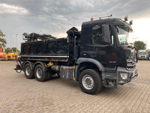Mercedes-Benz AROCS 2643 - Volquete camión, Camión grúa: foto 3 Mercedes-Benz AROCS 2643 - Volquete camión, Camión grúa: foto 3