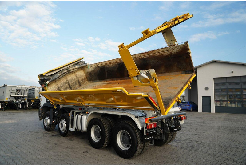 Volquete camión Mercedes-Benz AROCS 3243 / 8x4 / WYWROTKA  DWUSTRONNA 6.2 M / HYDROBURTA / HYD: foto 8