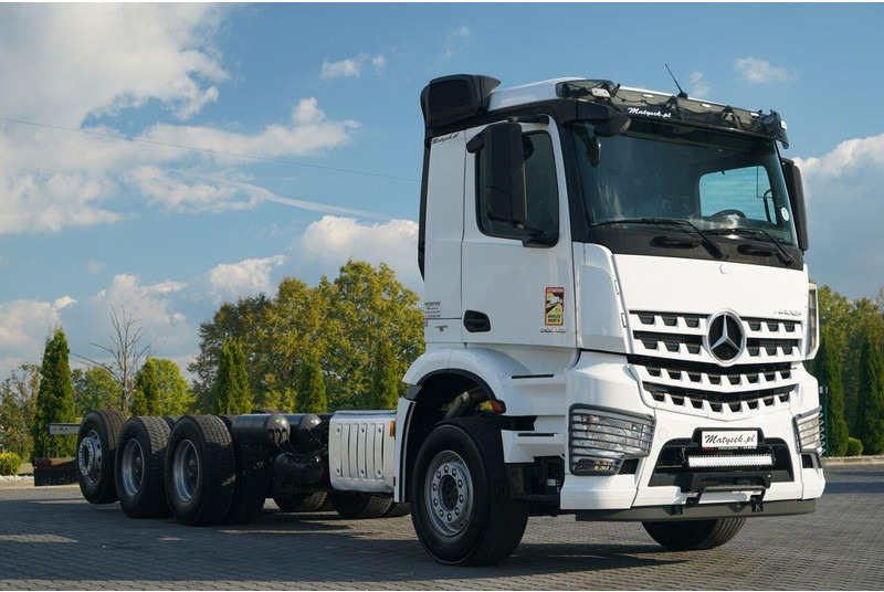 Mercedes-Benz AROCS 3248 / 8X4 / TRIDEM / RAMA POD ZABUDOWE 8 M / OŚ SKRETNA I - Chasis camión: foto 1 Mercedes-Benz AROCS 3248 / 8X4 / TRIDEM / RAMA POD ZABUDOWE 8 M / OŚ SKRETNA I - Chasis camión: foto 1