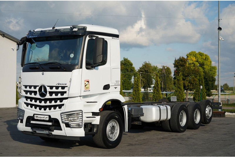 Mercedes-Benz AROCS 3248 / 8X4 / TRIDEM / RAMA POD ZABUDOWE 8 M / OŚ SKRETNA I - Chasis camión: foto 3 Mercedes-Benz AROCS 3248 / 8X4 / TRIDEM / RAMA POD ZABUDOWE 8 M / OŚ SKRETNA I - Chasis camión: foto 3